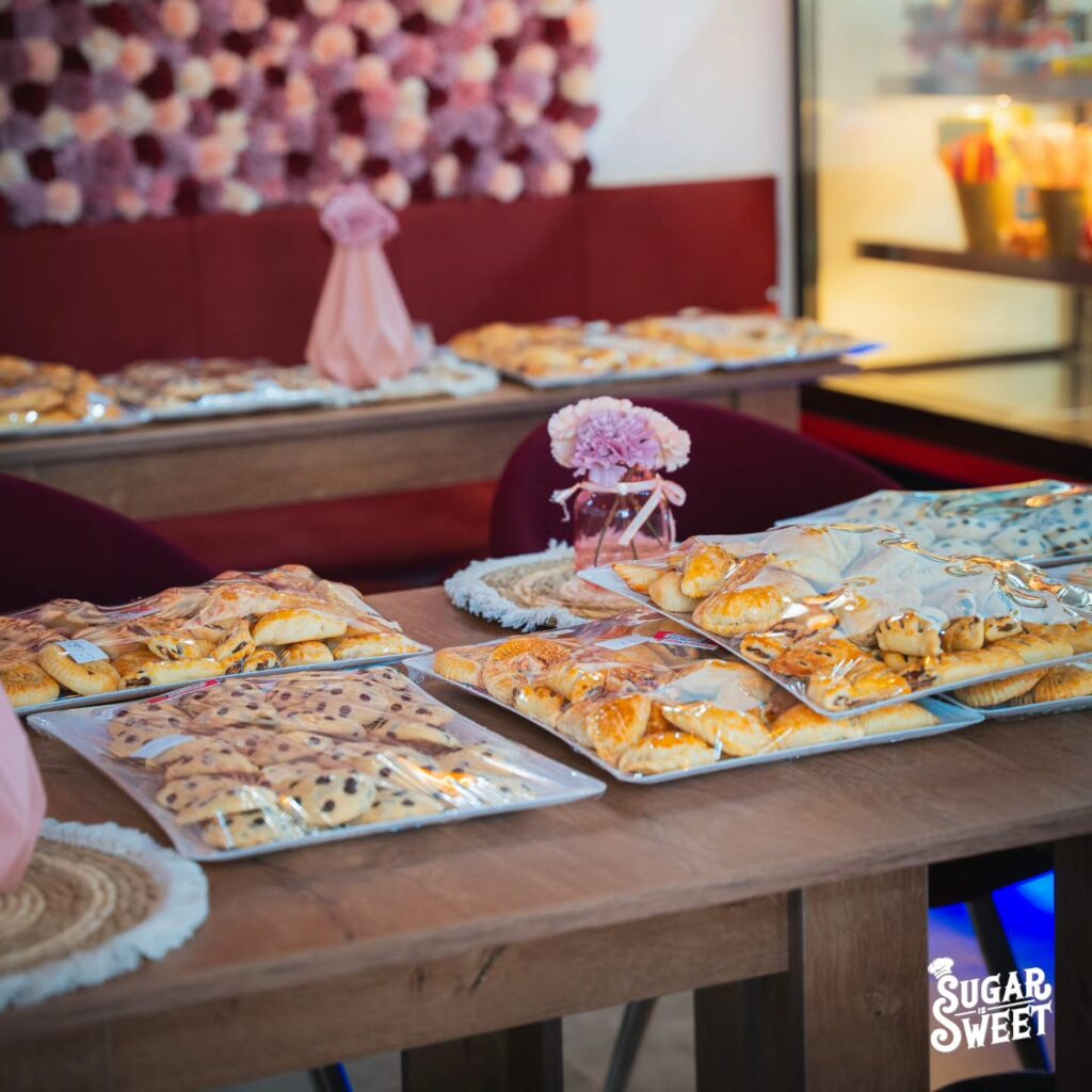 Instagram post from sugarissweetbakery. This post is in position 0.