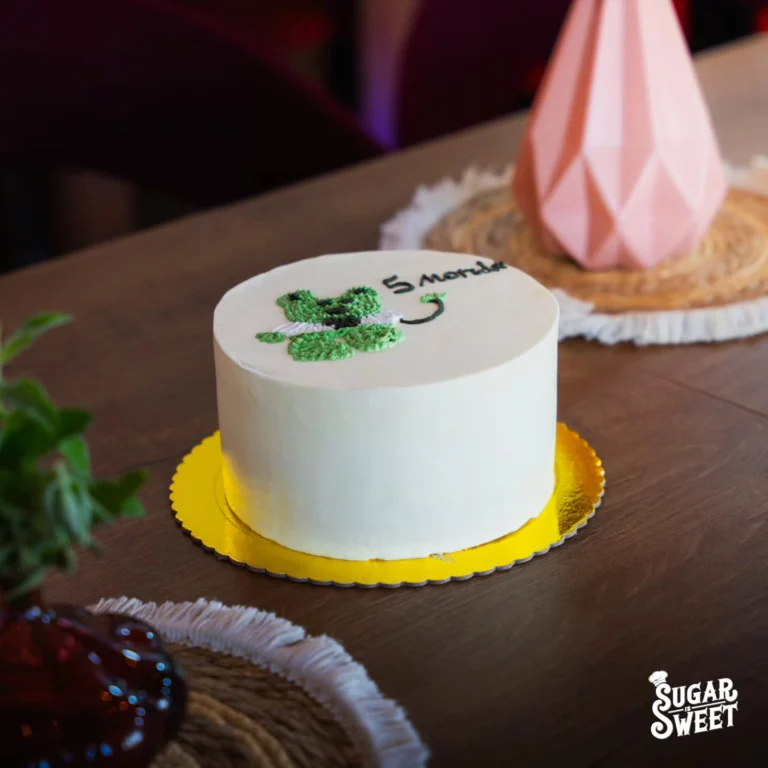Instagram post from sugarissweetbakery. This post is in position 0.